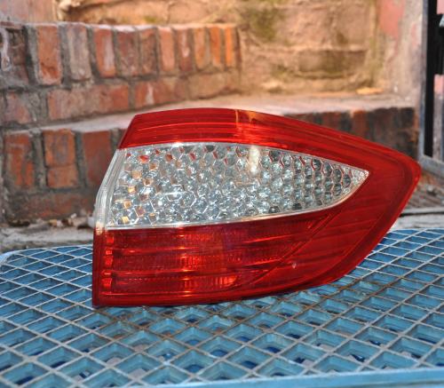 Ford - Mondeo - Kombi - (2007 - 2010) - Oświetlenie / Lampa tylna  prawa