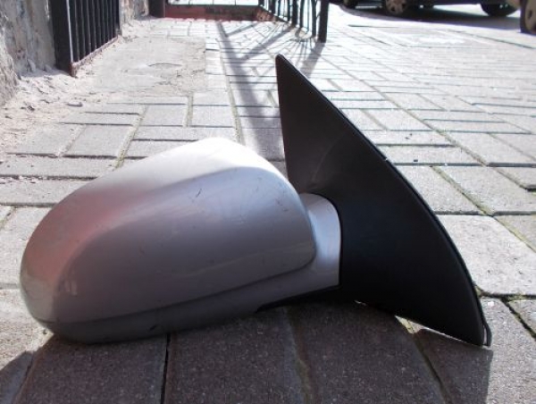 Daewoo - Nubira - 4 drzwi - (2003 - 2010) - Lusterka /  Prawe elektryczne