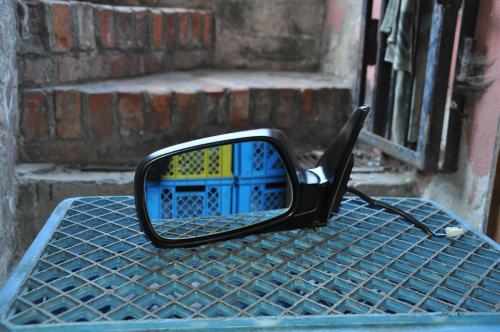 Toyota - Avensis - 5 drzwi - (2000 - 2003) - Lusterka /  Lewe elektryczne