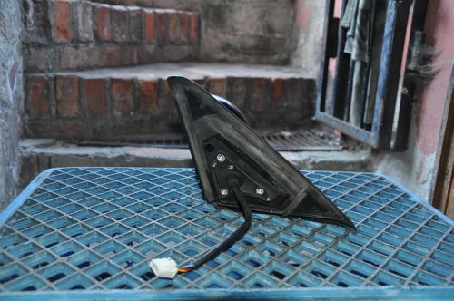 Toyota - Avensis - 5 drzwi - (2000 - 2003) - Lusterka /  Lewe elektryczne