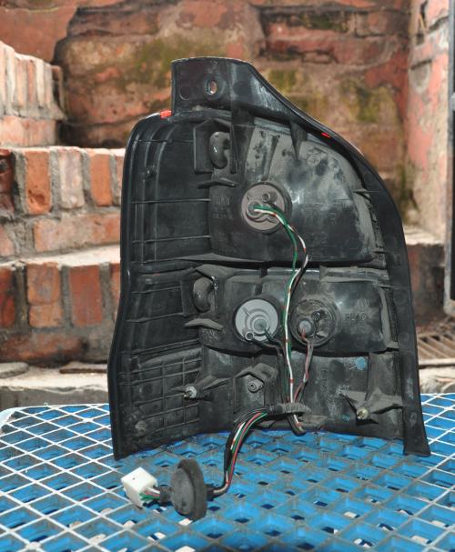 Mazda - Demio - (1998 - 2003) - Oświetlenie / Lampa tylna  prawa