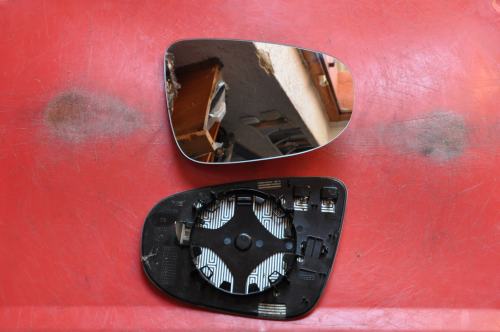 Volkswagen - Golf VI - 3 drzwi - (2008 - 2012) - Lusterka / Wkład prawego elektrycznego