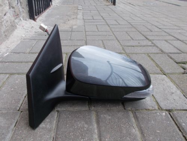 Toyota - Auris - 5 drzwi - (2015-) - Lusterka /  Lewe elektryczne