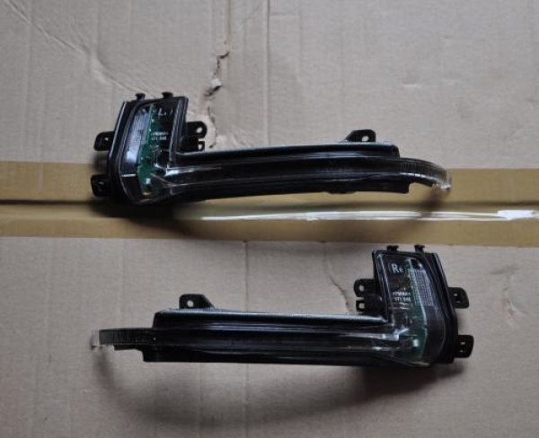 Audi - A4 - Kombi - (2012 - 2015) - Lusterka / Kierunkowskaz w lusterku prawy