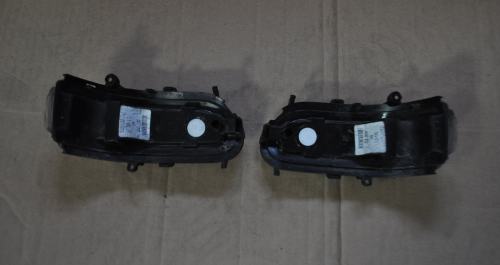 Toyota - Avensis - 4 drzwi - (2006 - 2009) - Lusterka / Kierunkowskaz w lusterku lewy