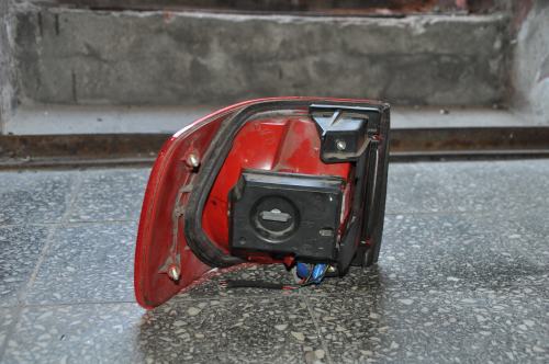 Audi - 80 - (1991 - 1996) - Oświetlenie / Lampa tylna  prawa