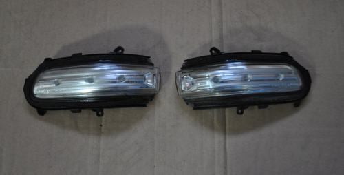 Toyota - Avensis - 5 drzwi - (2006 - 2009) - Lusterka / Kierunkowskaz w lusterku prawy