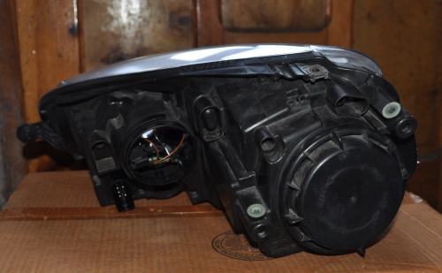 Volkswagen - Golf V - Kombi - (2007 - 2009) - Oświetlenie / Lampa przednia prawa