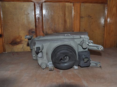 Suzuki - Swift - 3 drzwi - (1996 - 1999) - Oświetlenie / Lampa przednia prawa