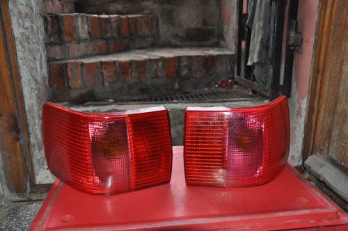 Audi - 80 - Kombi - (1991 - 1996) - Oświetlenie / Lampa tylna  prawa