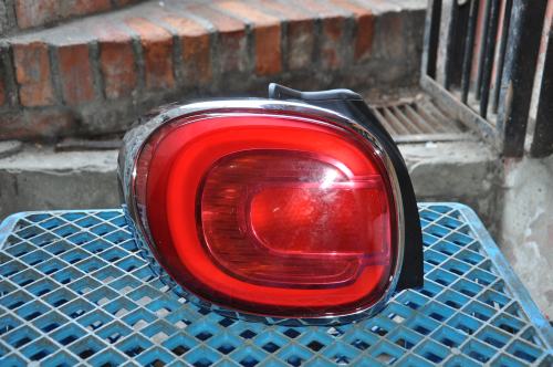 Fiat - 500 L - (2012-) - Oświetlenie / Lampa tylna lewa