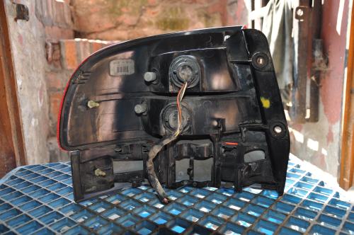 Toyota - Carina E - 4 drzwi - (1996 - 1998) - Oświetlenie / Lampa tylna  prawa