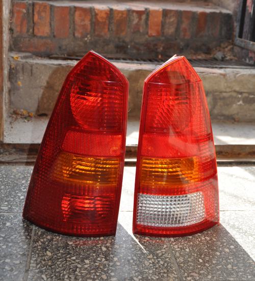 Ford - Focus - Kombi - (2002 - 2004) - Oświetlenie / Lampa tylna lewa