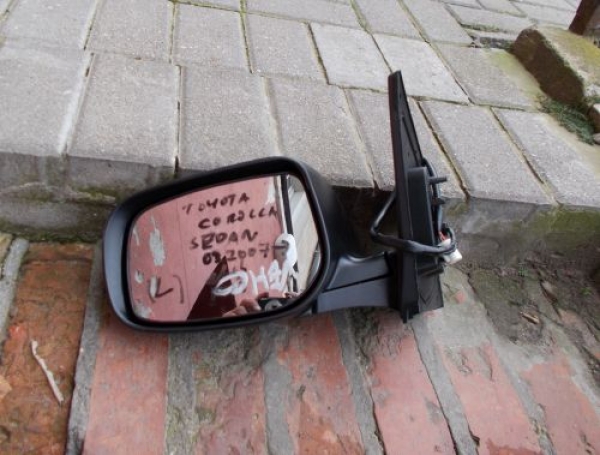 Toyota - Corolla - 4 drzwi - (2007 - 2013) - Lusterka /  Lewe elektryczne