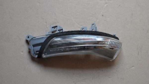 Toyota - Verso - (2009 - 2013) - Lusterka / Kierunkowskaz w lusterku lewy