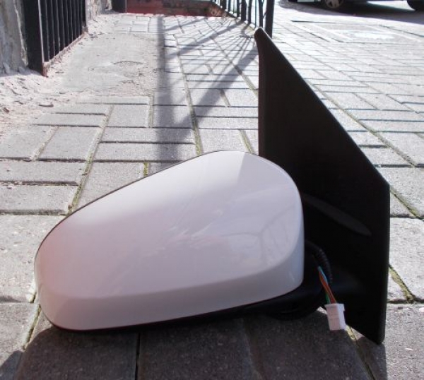 Citroen  - C 1 - 5 drzwi - (2014-) - Lusterka /  Prawe elektryczne