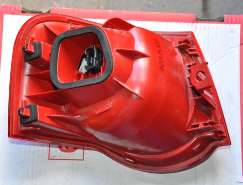 Volkswagen - Passat - Kombi - (2005 - 2010) - Oświetlenie / Lampa tylna  prawa