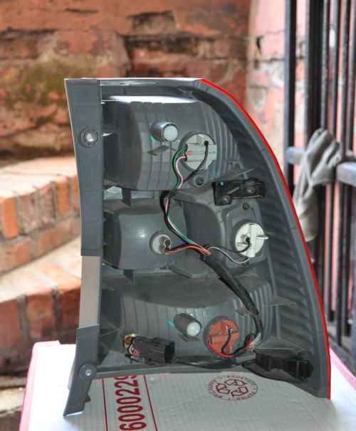 Kia - Sportage - (2008 - 2009) - Oświetlenie / Lampa tylna lewa