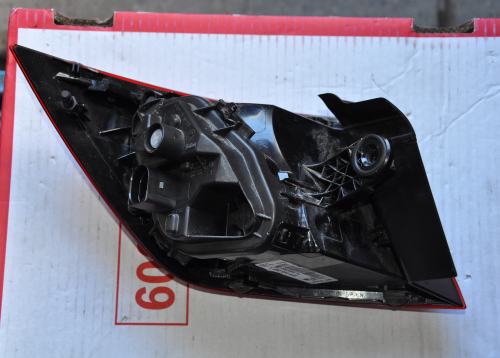 Seat - Leon ST - kombi - (2013-) - Oświetlenie / Lampa tylna  prawa