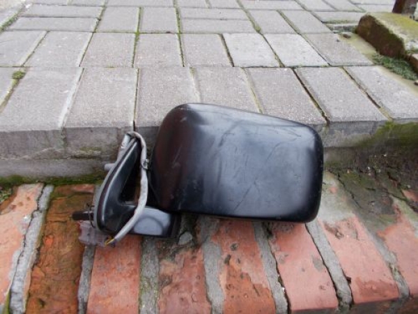 Nissan - Navara - Pick up - (1997 - 2001) - Lusterka /  Lewe elektryczne