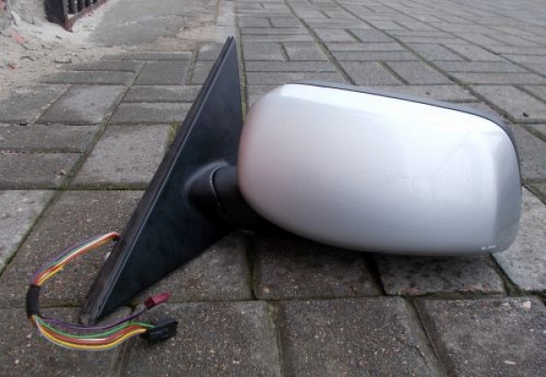 BMW - Seria 5 - E61 - Kombi - (2004 - 2007) - Lusterka /  Lewe elektryczne