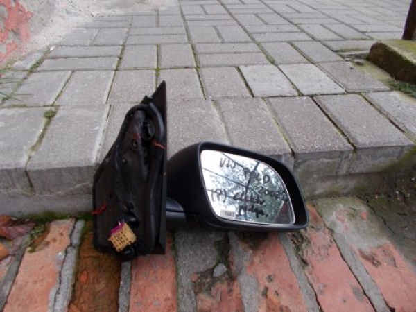 Volkswagen - Polo - 5 drzwi - (2001 - 2005) - Lusterka /  Prawe elektryczne