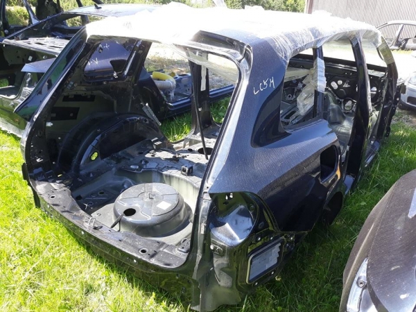 Volkswagen - Touareg - (2010 - 2014) - Karoseria / Karoseria kompletna