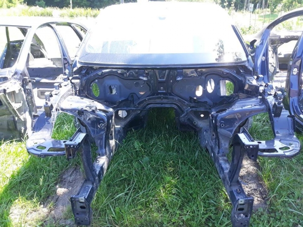 Volkswagen - Touareg - (2010 - 2014) - Karoseria / Karoseria kompletna