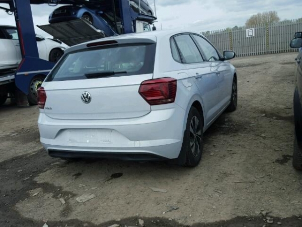 Volkswagen - Polo - 5 drzwi - (2014 - 2017) - Karoseria / Ćwiartka przednia lewa
