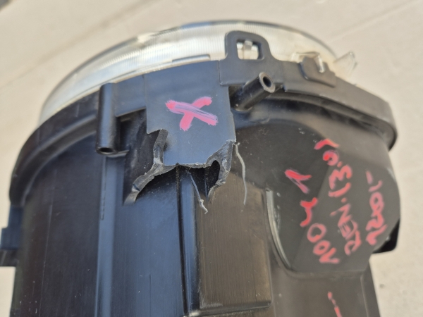 Jeep - Renegade - (2014-) - Oświetlenie / Lampa przednia   lewa Xenon