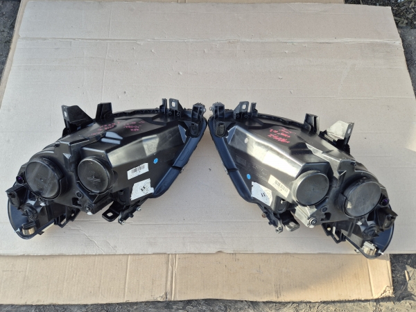 Citroen  - Jumper - Osob./Tow.- (2006 - 2014) - Oświetlenie / Lampa przednia prawa