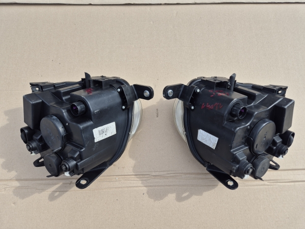 Fiat - 500 - (2007 - 2015) - Oświetlenie / Lampa przednia prawa