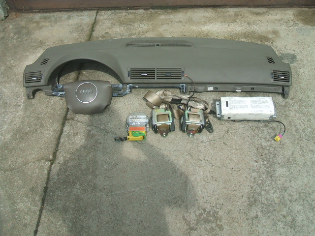 Audi - A4 - Kombi - (2002 - 2004) - Wnętrze / Deska rozdzielcza