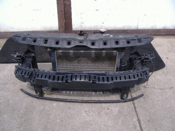 Hyundai - i20 - 5 drzwi - (2014-) - Oświetlenie / Lampa przednia prawa