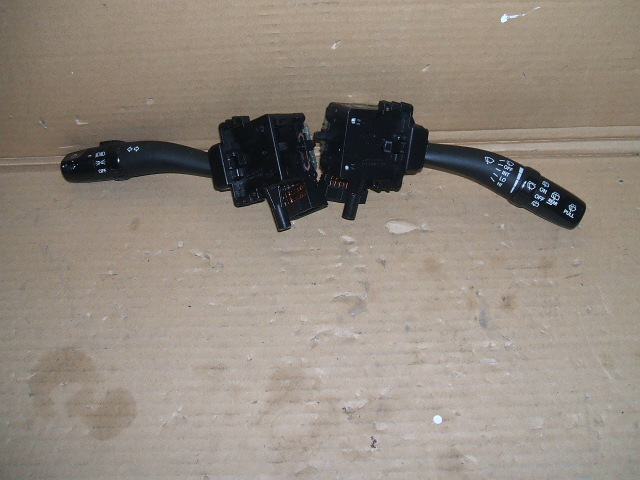 Hyundai - Santa Fe - (2009 - 2012) - Wnętrze / Włącznik kierunkowskazów