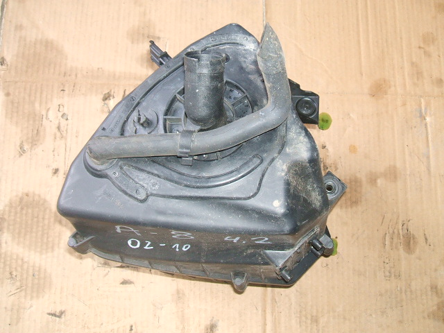 Audi - A8L - (2003-) - Filtry / Obudowa filtra powietrza