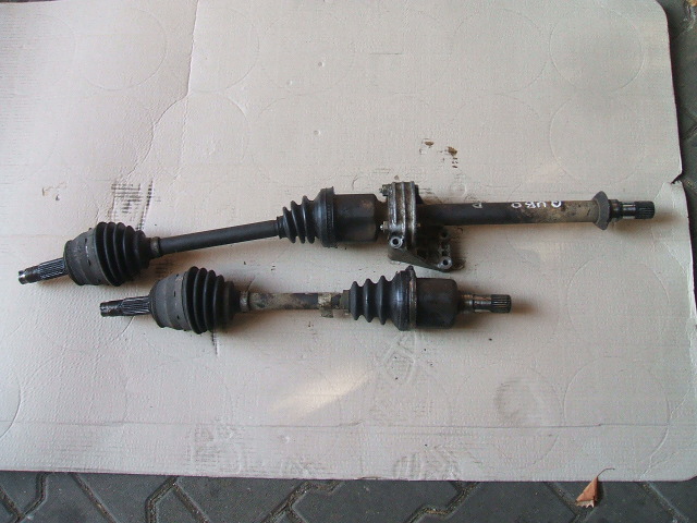 Citroen  - Nemo - Osob./Tow.- (2008-) - Napęd / Półoś przednia lewa