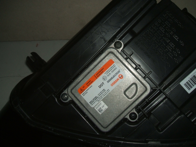 Jaguar - XK - Cabrio - (2011-) - Oświetlenie / Lampa przednia  prawa Bixenon