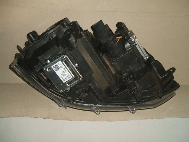 Volkswagen - T 5 - Caravelle/Multivan - (2010 - 2015) - Oświetlenie / Lampa przednia  lewa Bixenon