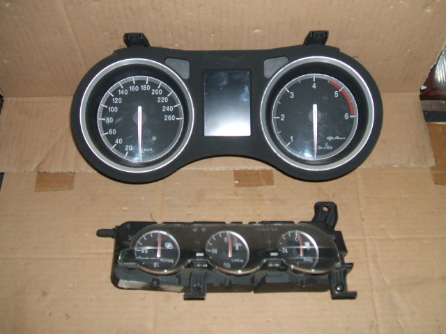 Alfa Romeo - 159 - Kombi - (2006 - 2008) - Wnętrze / Zestaw liczników