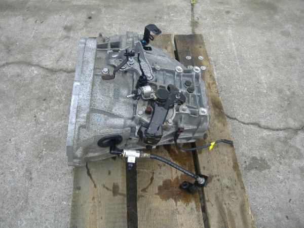 Hyundai - Elantra - 4 drzwi - (2015 - 2020) - Skrzynia / Ręczna  6-biegowa