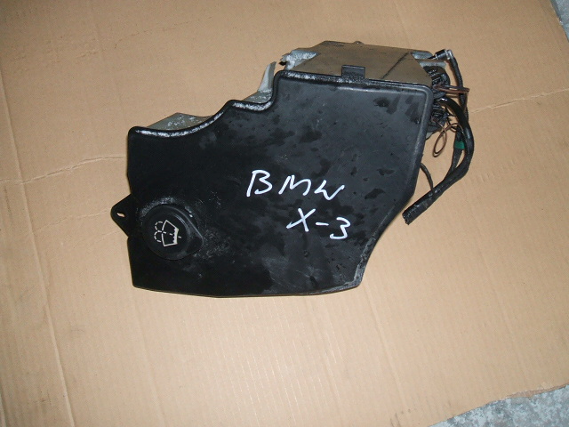 BMW - X3 - (2003 - 2006) - Osprzęt / Zbiorniczek spryskiwaczy