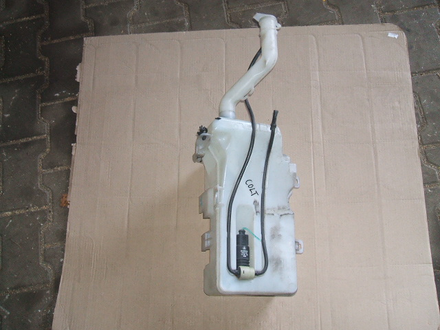 Mitsubishi - Colt - 5 drzwi - (2004 - 2008) - Osprzęt / Zbiorniczek spryskiwaczy