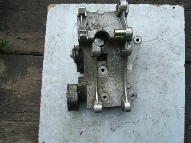 Peugeot - 206 - 5 drzwi - (2003 - 2009) - Silnik / Poduszki/Łapy