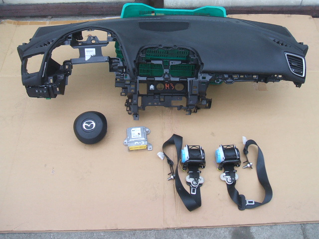 Mazda - 3 - 5 drzwi - (2013 - 2018) - Poduszki / Komplet