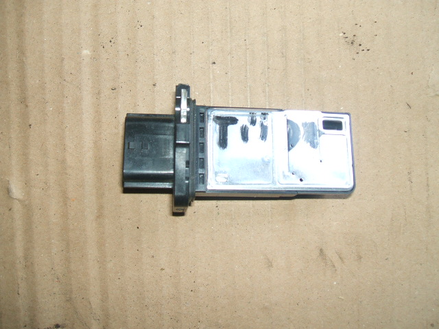 Nissan - Tiida - 5 drzwi - (2011-) - Filtry / Przepływomierz powietrza