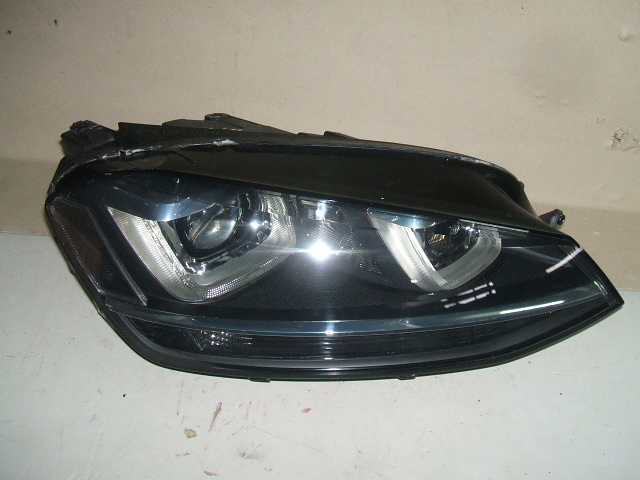 Volkswagen - Golf VII - Kombi - (2013 - 2019) - Oświetlenie / Lampa przednia  prawa Bixenon