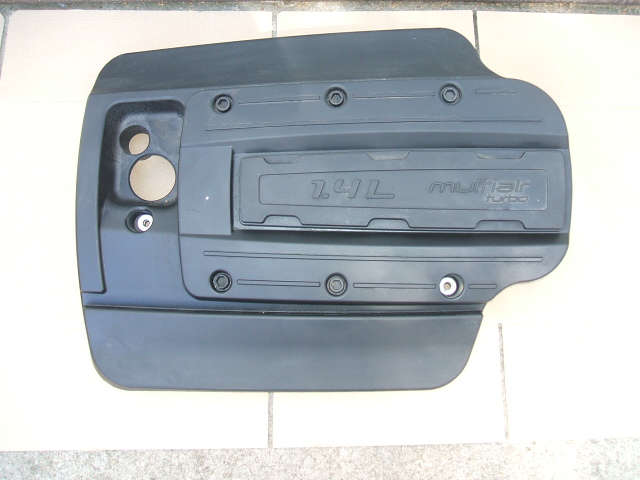 Fiat - 500 L - Living - (2013-) - Silnik / Górna osłona silnika