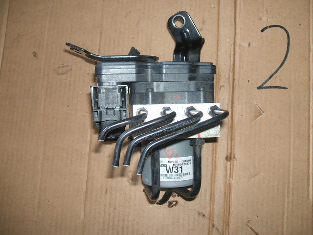 Kia - Sportage - (2010 - 2015) - Hamulce / Pompa ABS