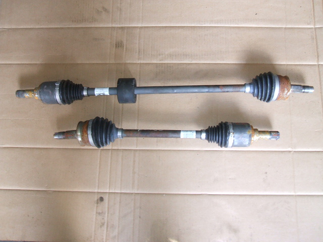 Fiat - 500 - Cabrio - (2009-) - Napęd / Półoś przednia lewa